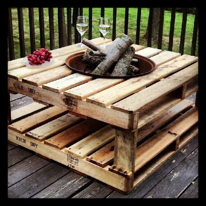 Pallet Fire Pit Table The Diy Life, How To Build Your Own Fire Pit Table