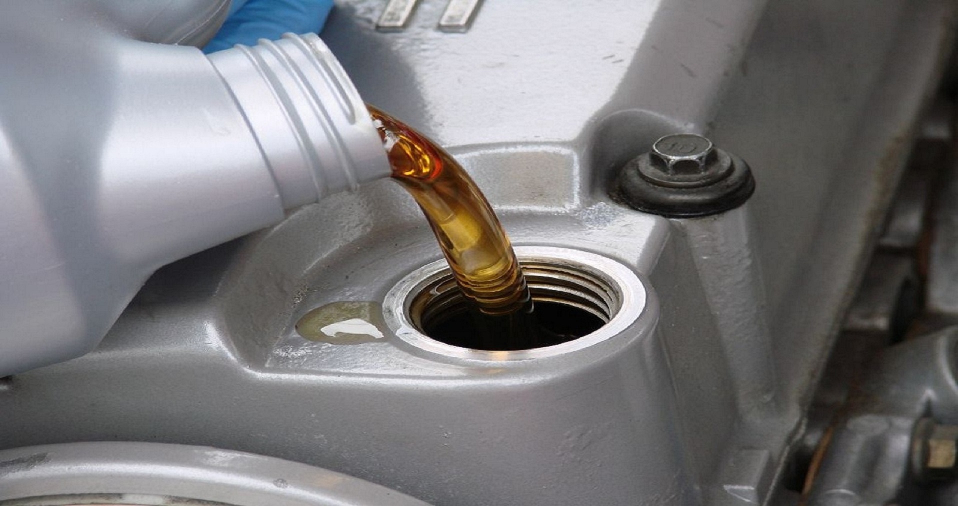 changing motor oil