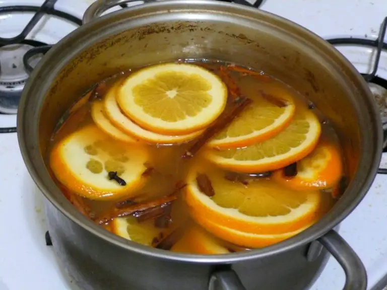 Make Your Home Smell Amazing With These Simmer Pots