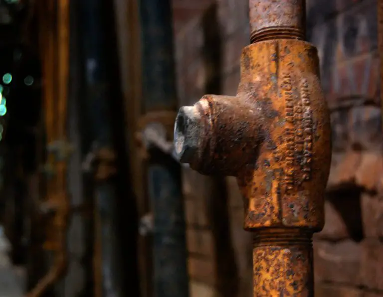 Repair A Leaking Plumbing Pipe Yourself, No Experience Required