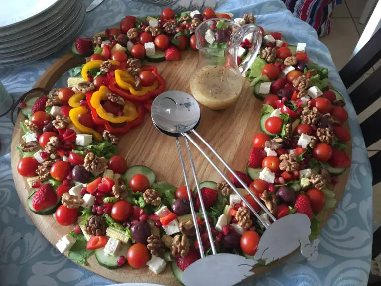 Strawberry & Walnut Summer Salad Recipe