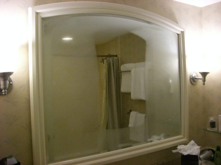 Stop Your Bathroom Mirrors From Fogging Up Permanently