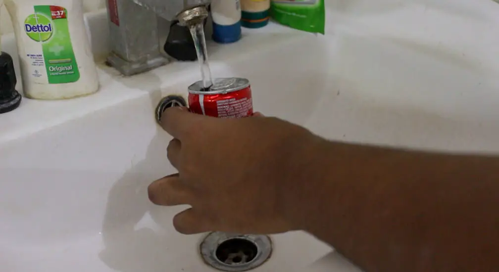 clean out the soda can