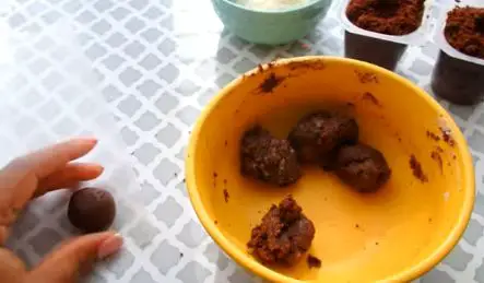 make small cake balls