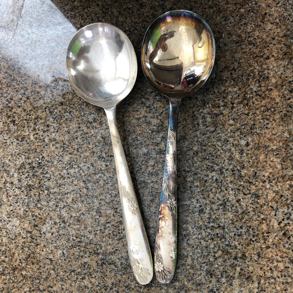 clean your silver cutlery with aluminium foil and baking soda The DIY