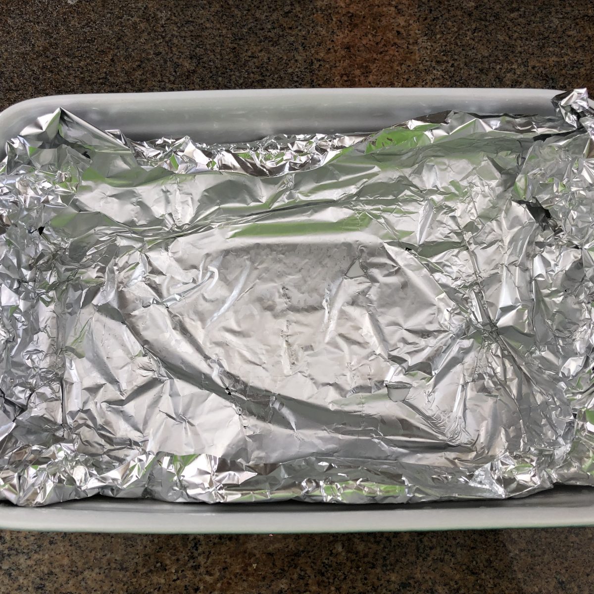 clean your silver cutlery with aluminium foil and baking soda The DIY