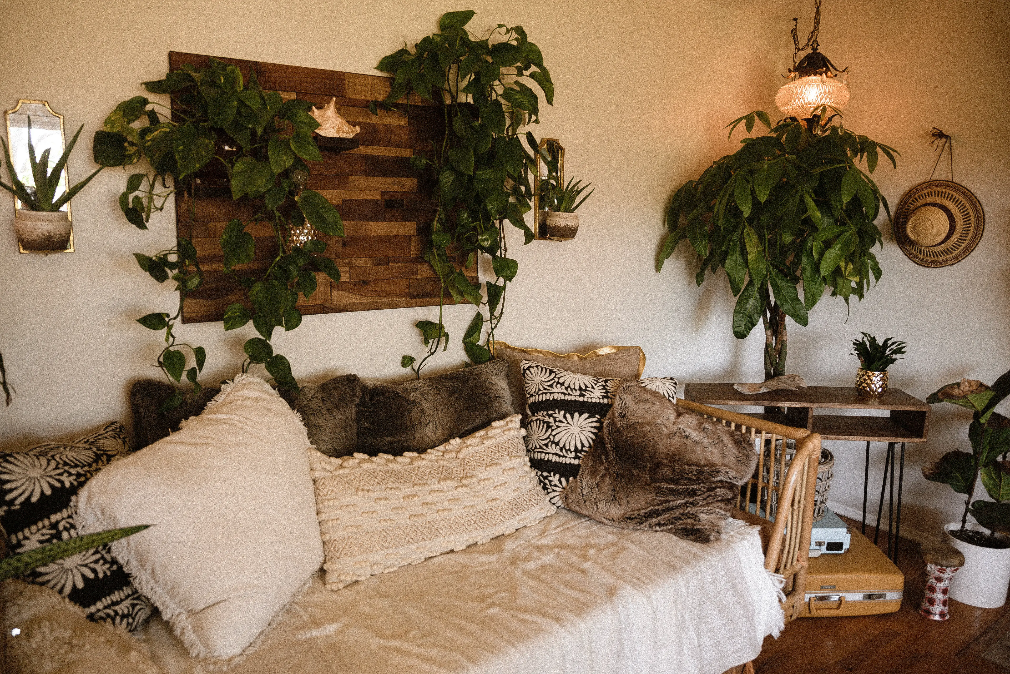 5 Ways to Turn Your Home Into a Cozy Oasis
