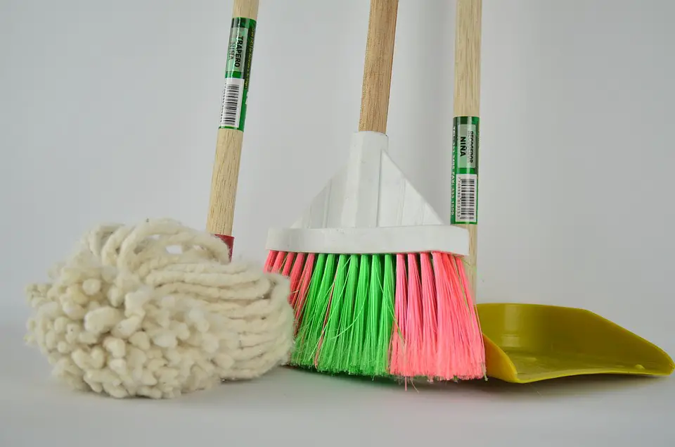 10 Amazingly Easy Cleaning Hacks To Try This Holiday Season
