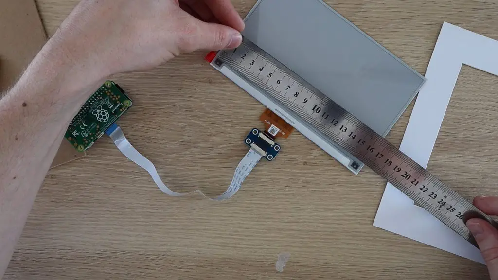 Measure The E-Paper Display To Cut The Card Bigger