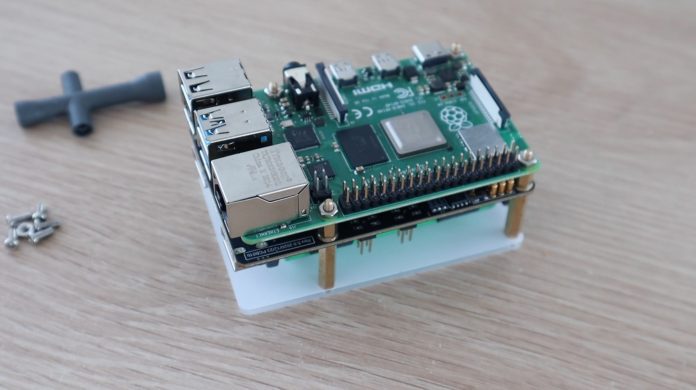 Pi Mini Server Mini Raspberry Pi Server With Built In UPS - The DIY Life