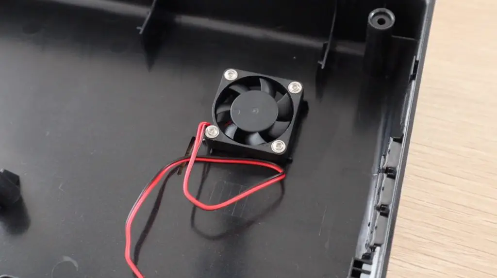 Cooling Fan To Draw Air Out Of RasPad