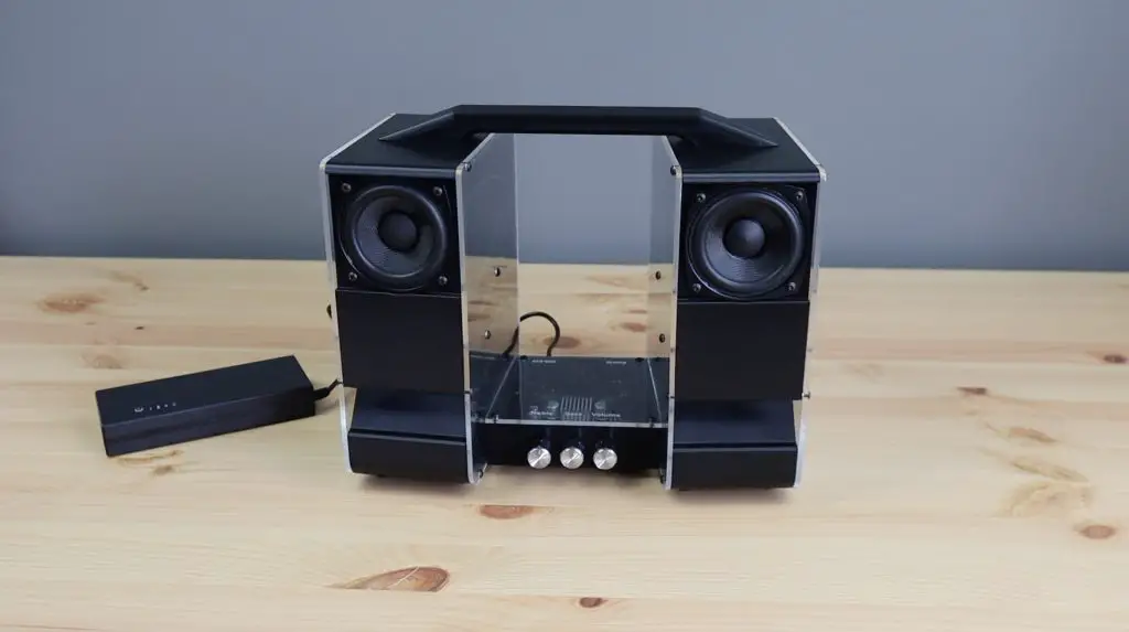 Bluetooth Speaker Running Off Battery Pack
