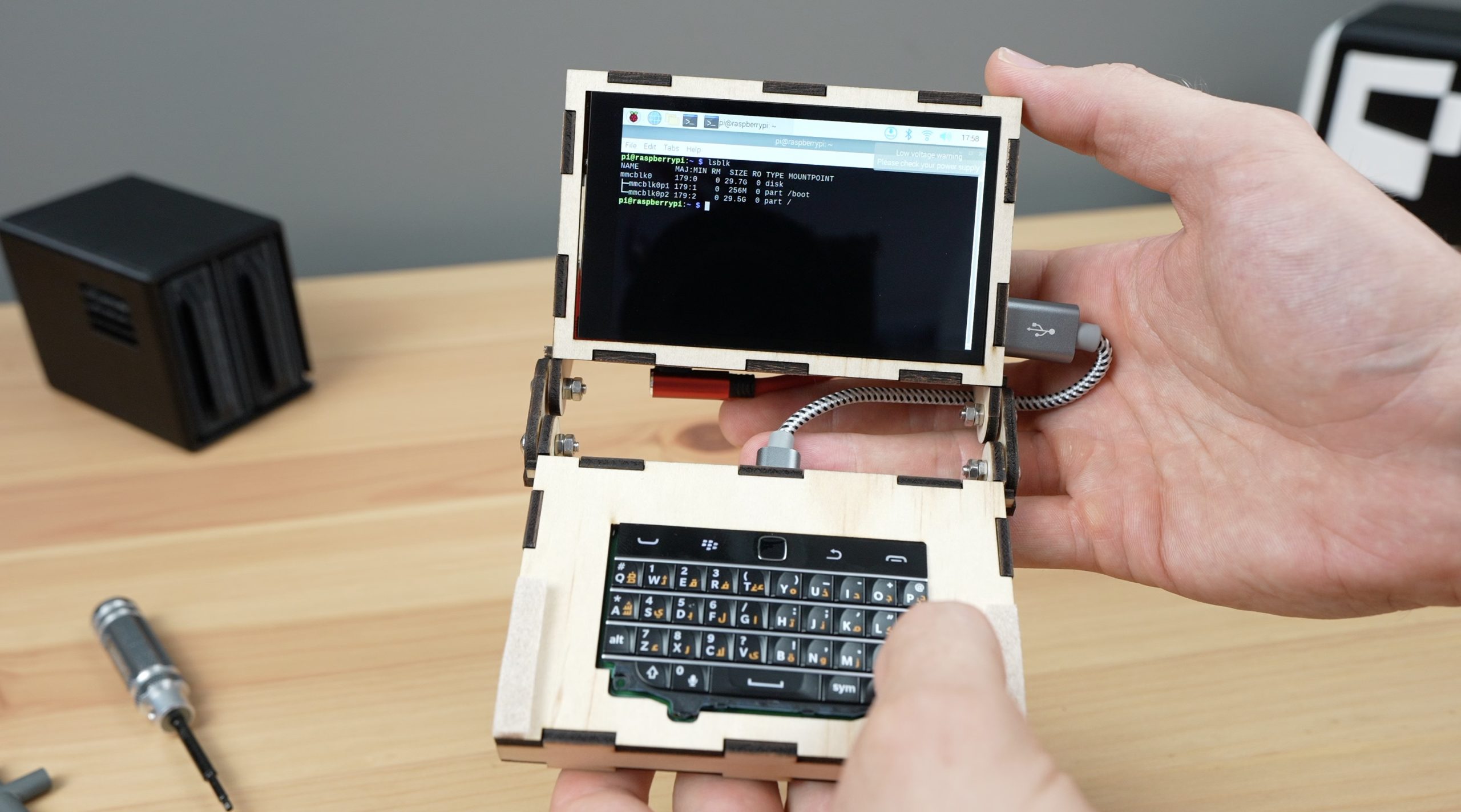 Make a tiny Raspberry Pi based cyberdeck