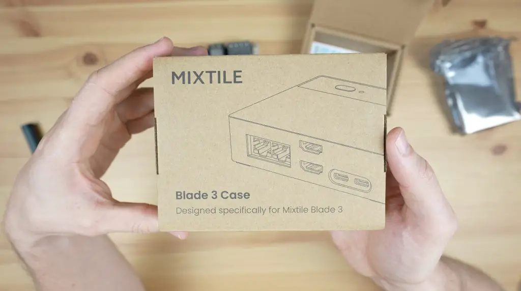 Mixtile Blade 3 Case Unboxing