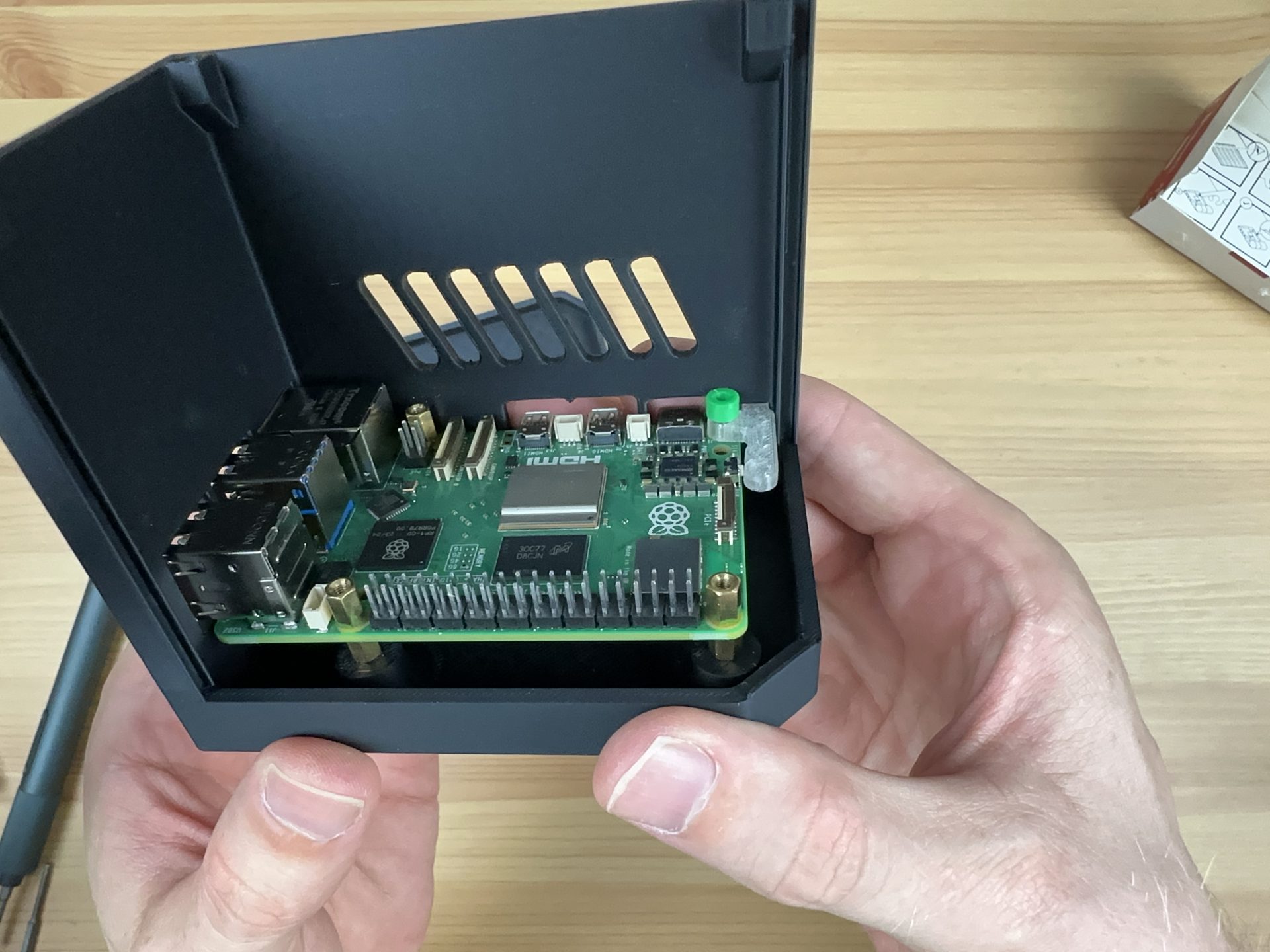 Raspberry Pi Button Box My Raspberry Pi 5 Case Has A Wrap-around Window - The DIY Life