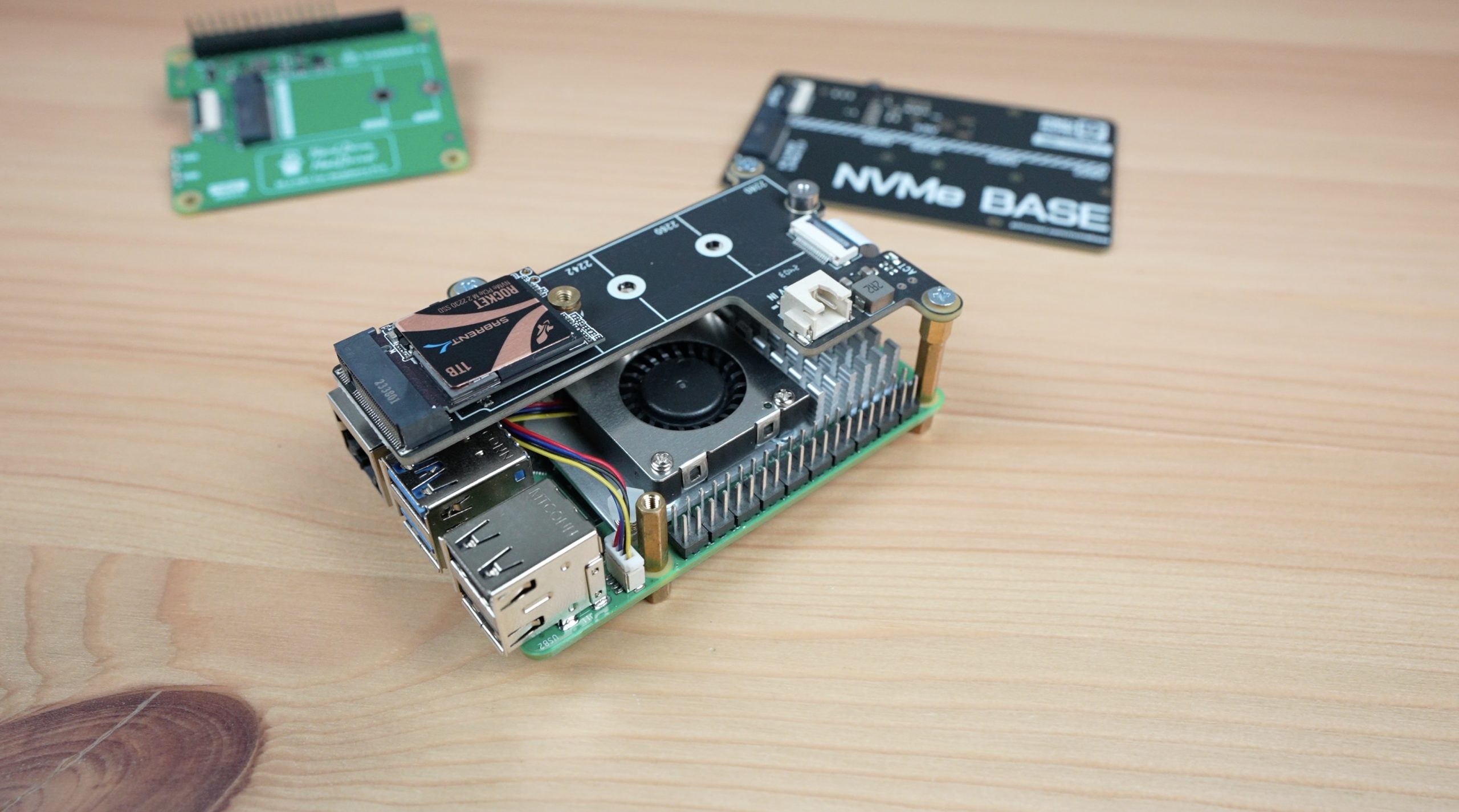 Raspberry pi 5 8GB, Geekworm 電源、X1001 他 Geekworm X1001 PCIe to M.2 Key-M NVMe SSD PIP TOP for Raspberry Pi 5